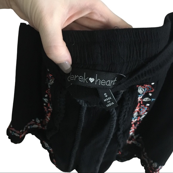 Embroidered Lounge Shorts With Drawstring - Picture 4 of 4